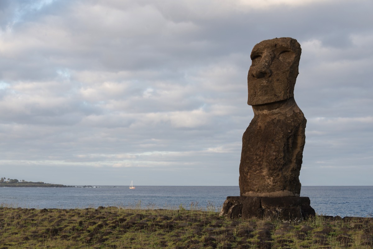 The moai on Ahu Akapu at Hanga Kio’e (“Bay of the Mouse”) 